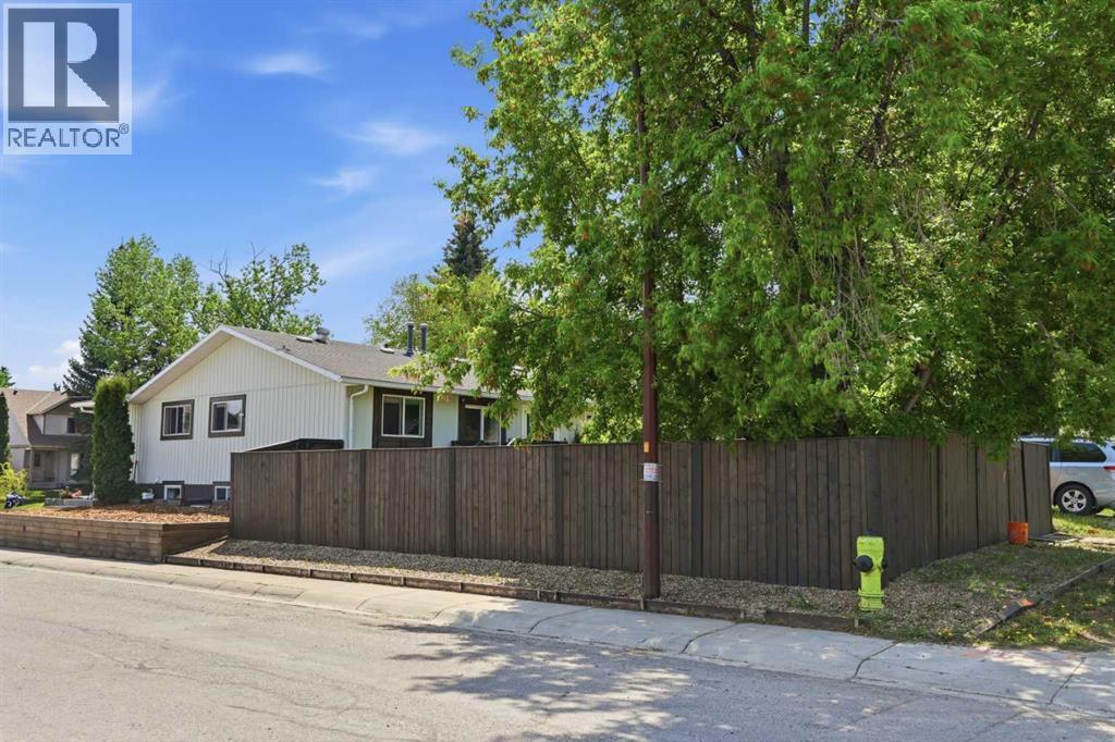 865 Queensland Drive SE - 41