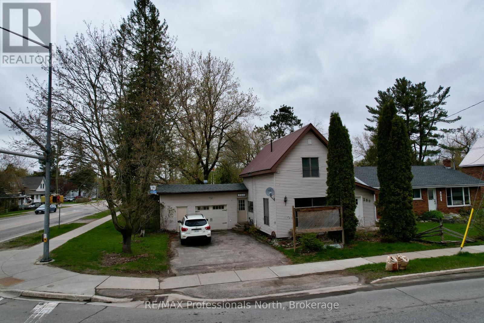 209 DILL ST STREET - 3