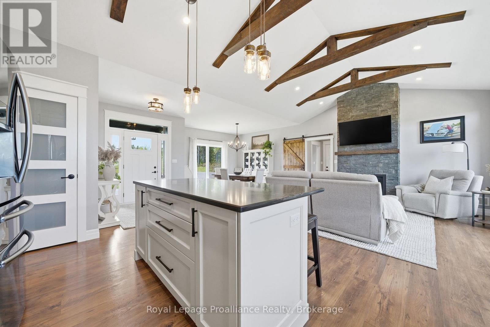 137 WINDWHISPER DRIVE - 11