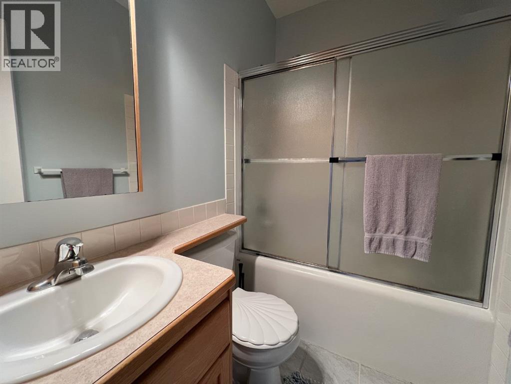 Main 4 pc bathroom features a linen closet and a deep tub