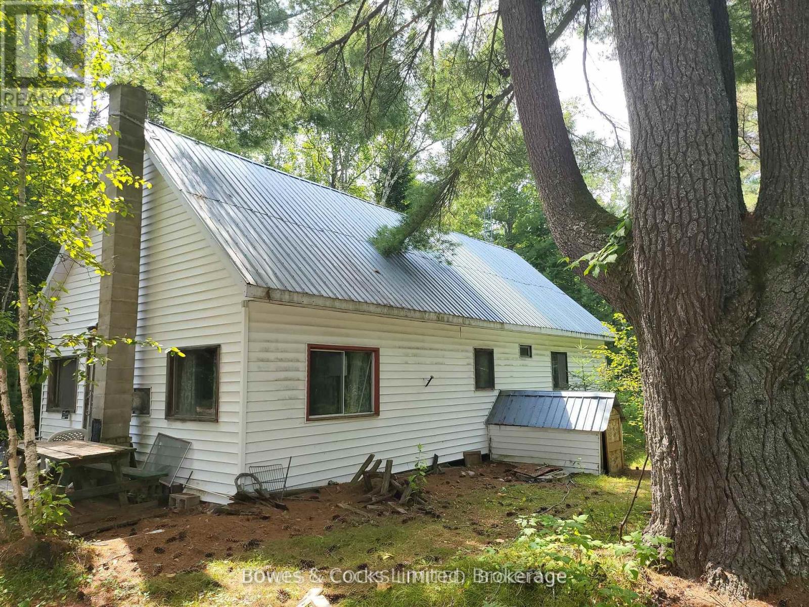 24 ROBINSON ROAD - 16