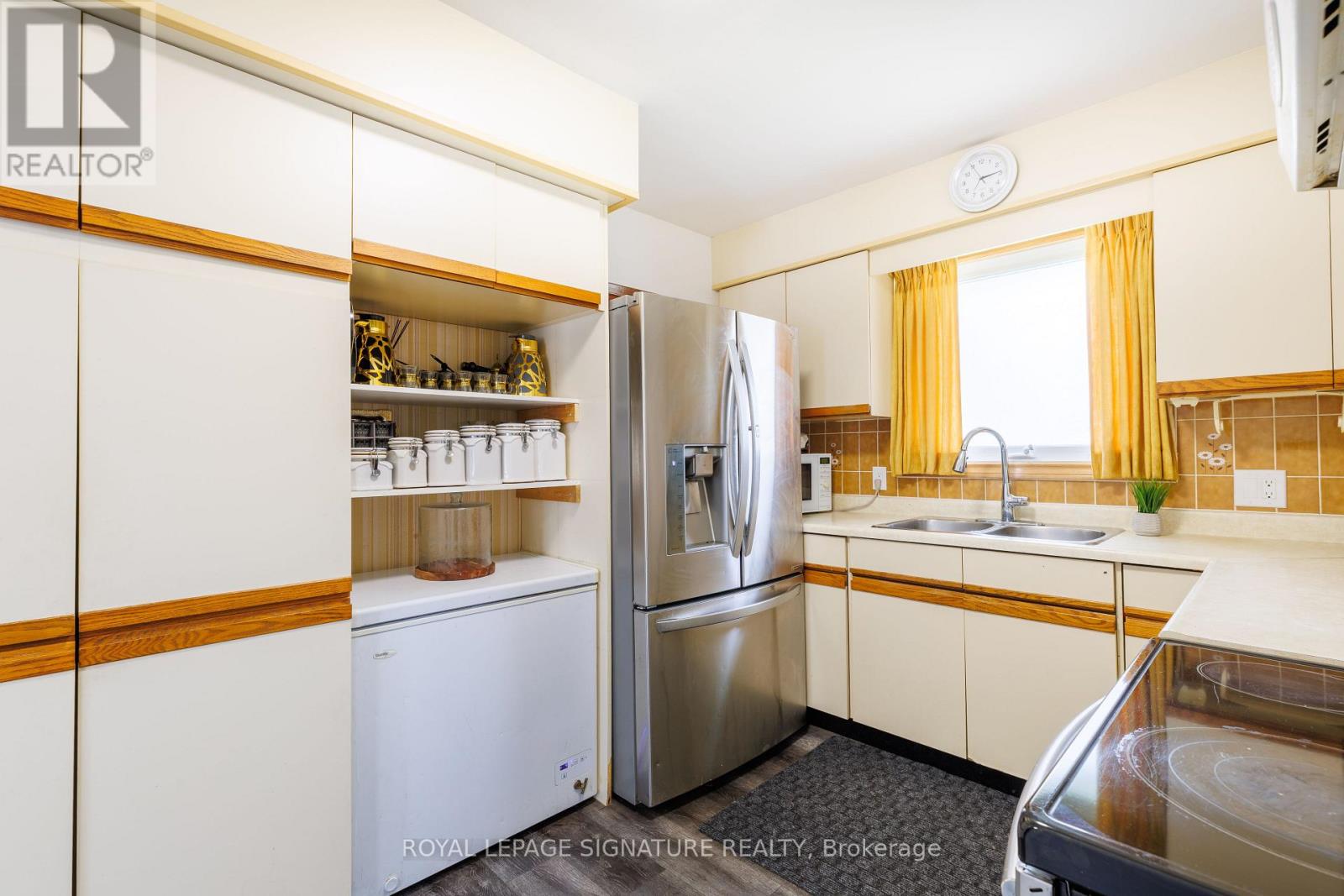 18 SILVERDALE CRESCENT - 10