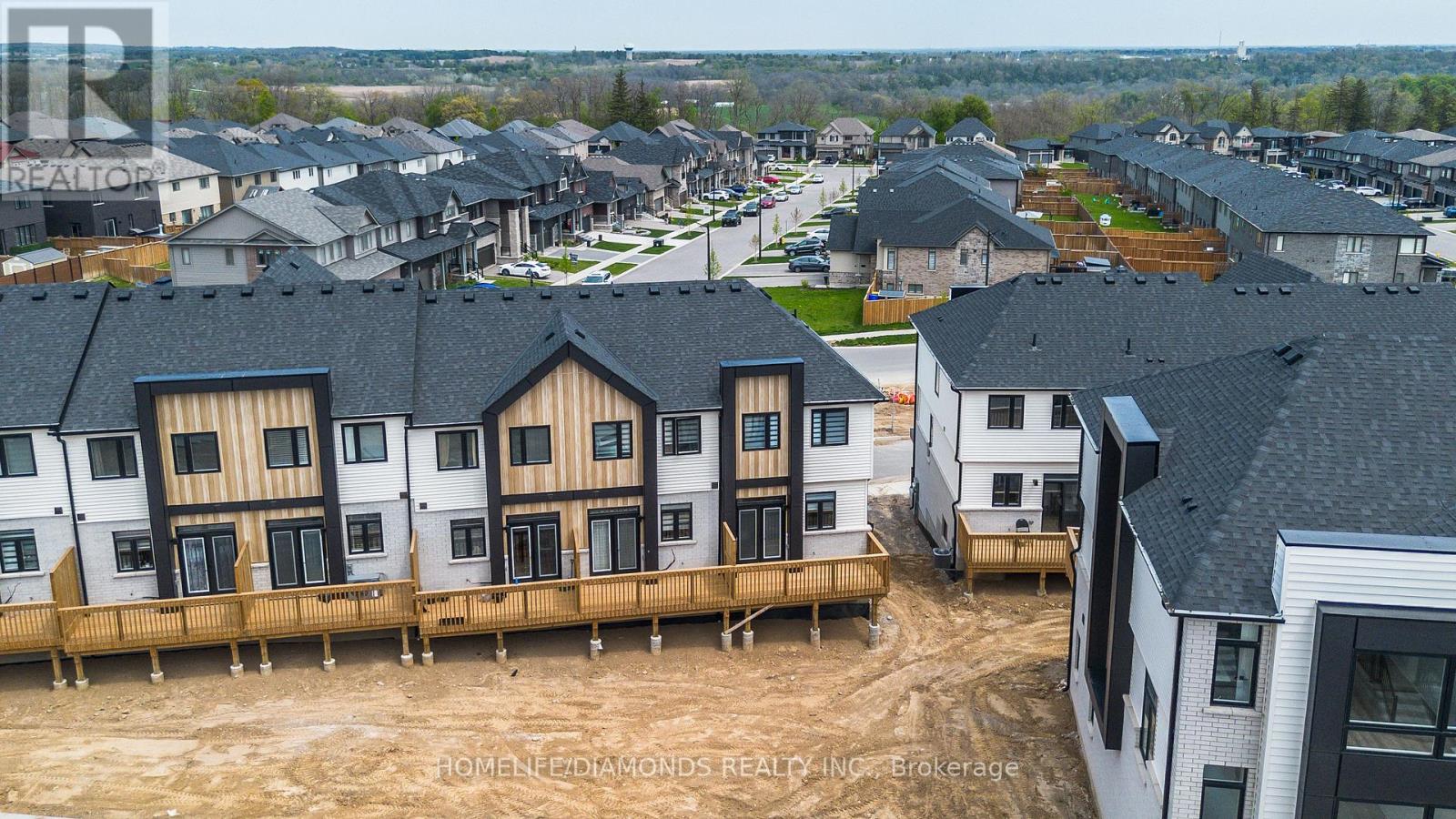 #64 55 TOM BROWN DRIVE - 42