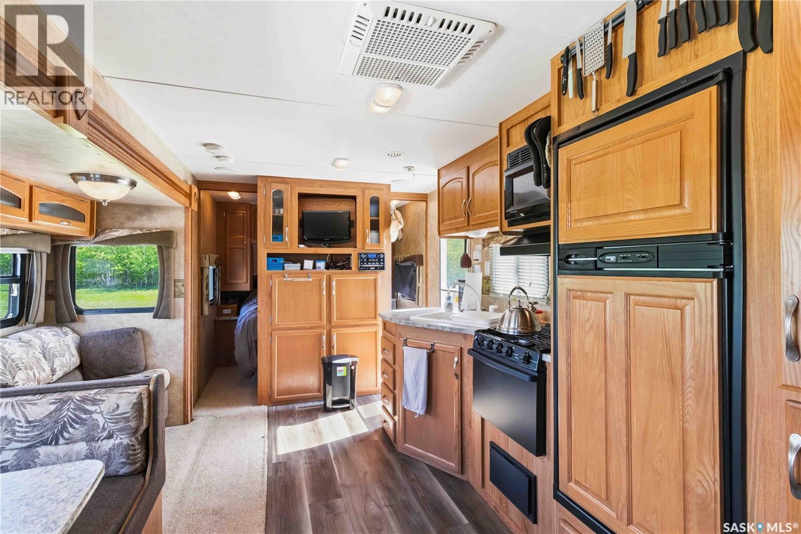 28 Bouchard LANE - 9