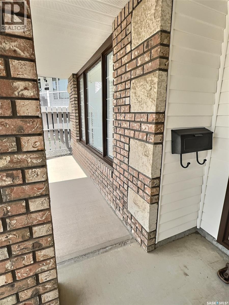 419 Clasky DRIVE - 2