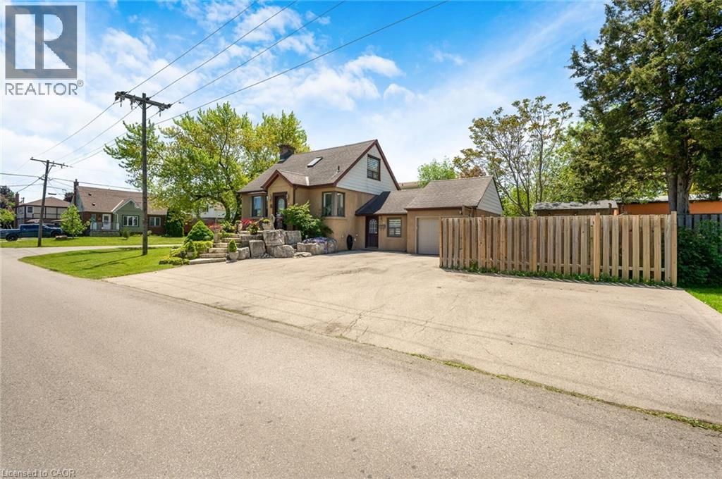 1 GALBRAITH Drive - 3