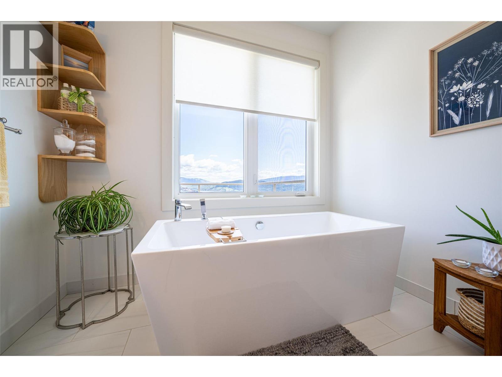 132 Crown Crescent, Vernon