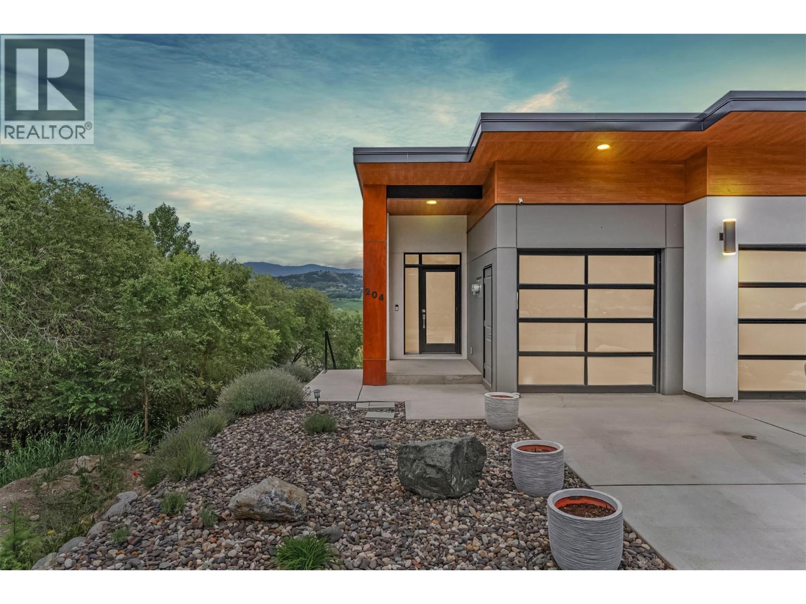 206 Vineyard Way - Image 2