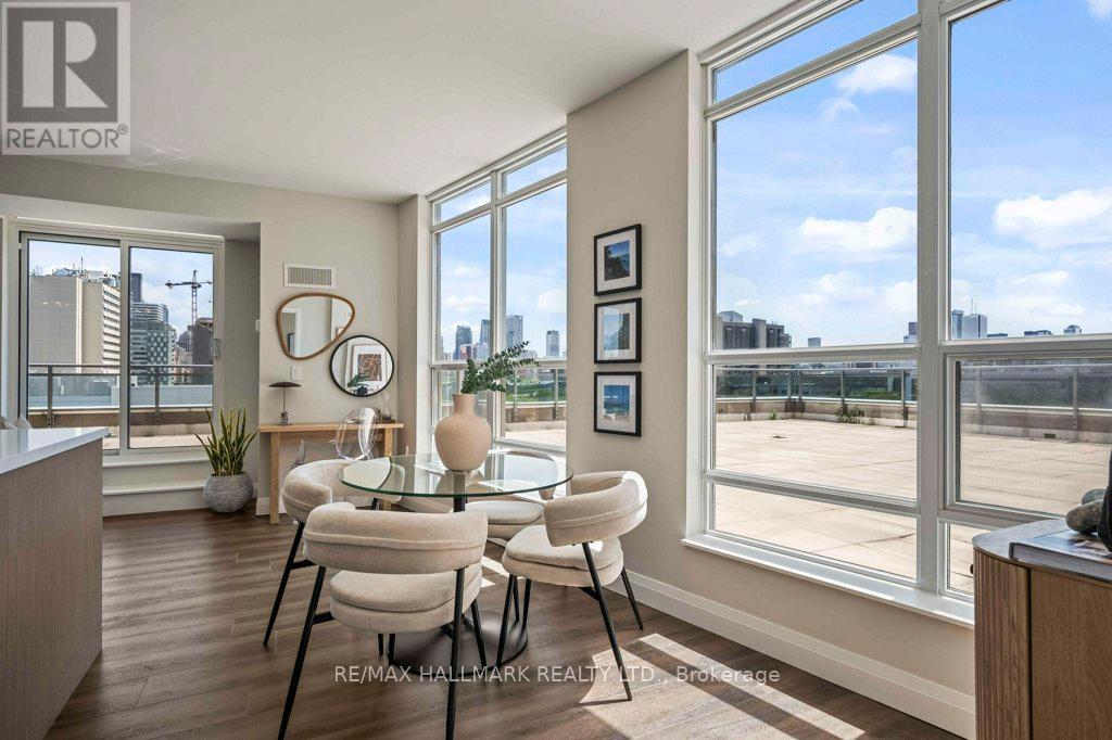 #810 736 SPADINA AVENUE - 22