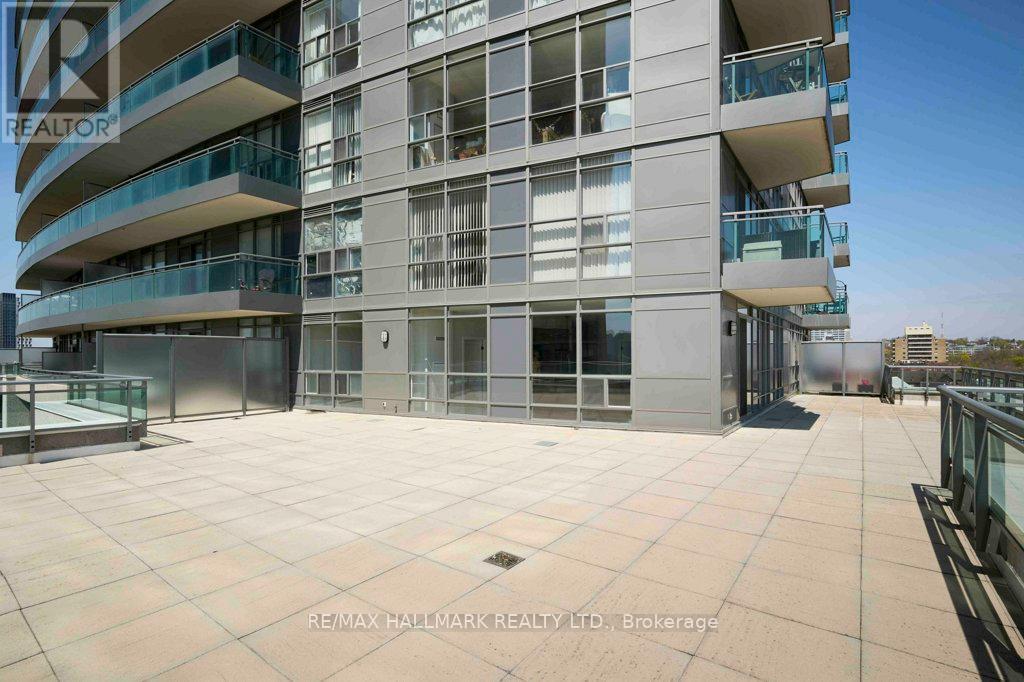 #810 736 SPADINA AVENUE - 41