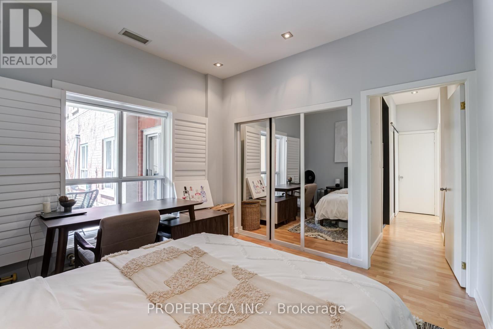 #129 139 MERTON STREET - 17
