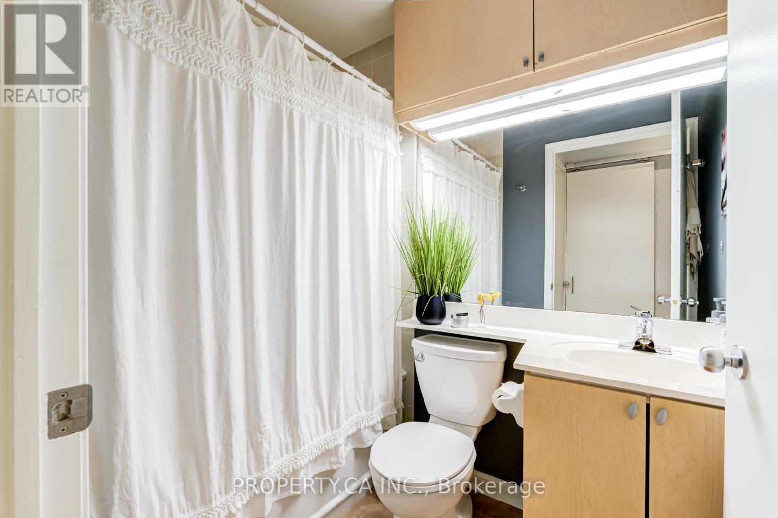 #129 139 MERTON STREET - 18