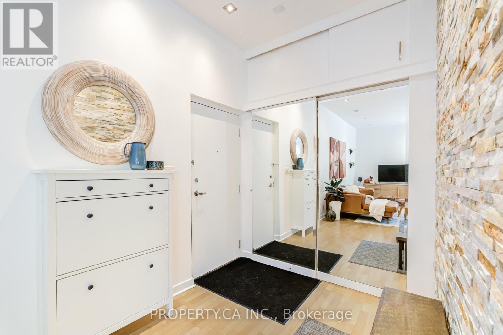 #129 139 MERTON STREET - 24