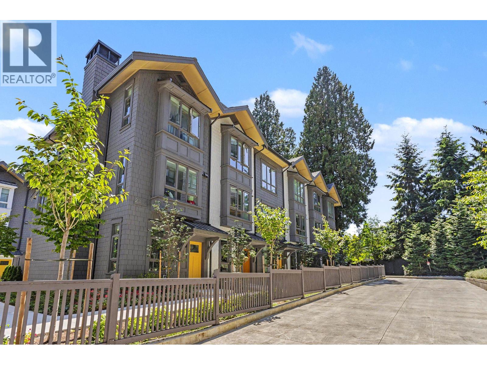 105 2304 EMERY COURT, North Vancouver