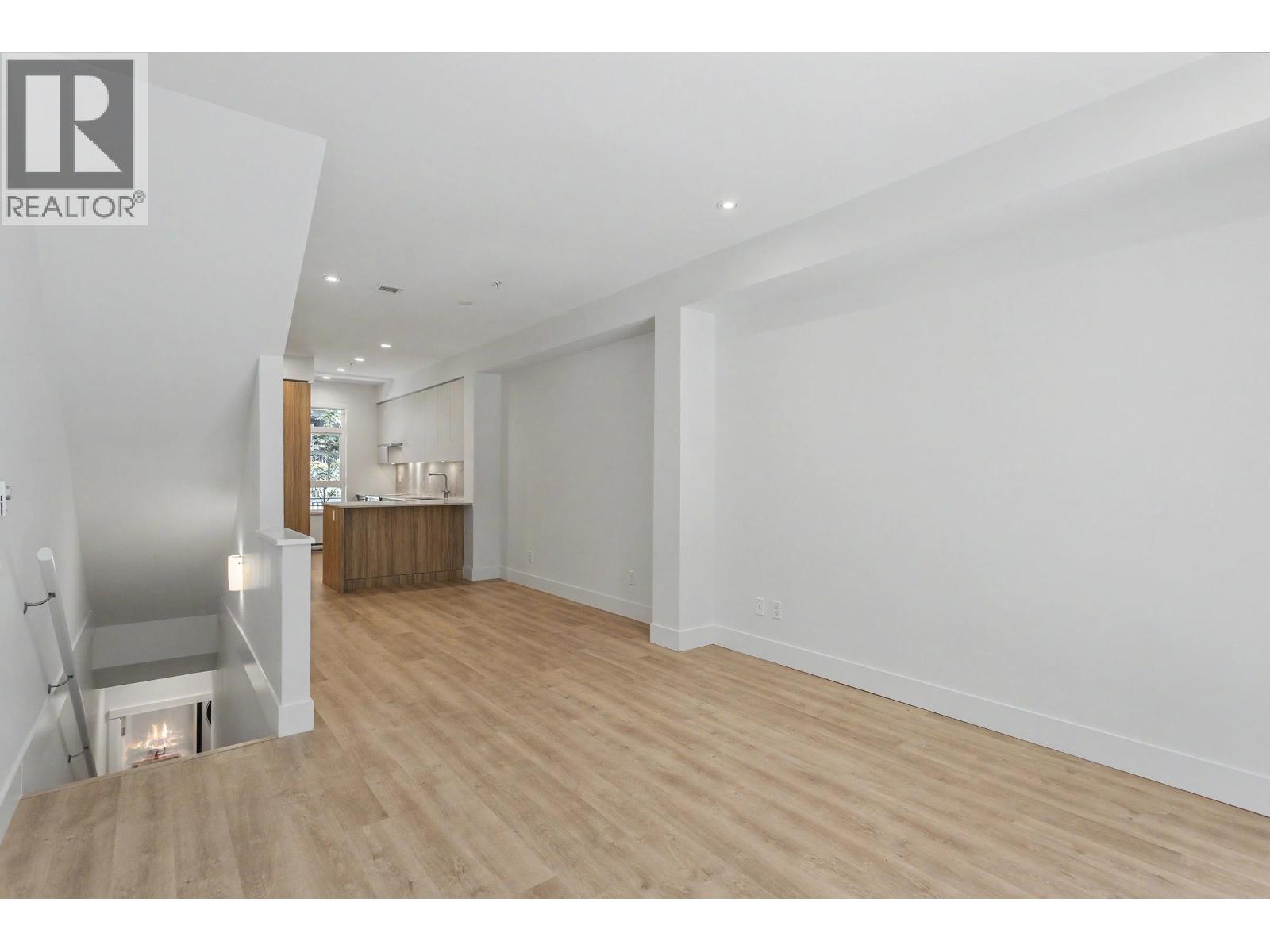 105 2304 EMERY COURT — photo 5