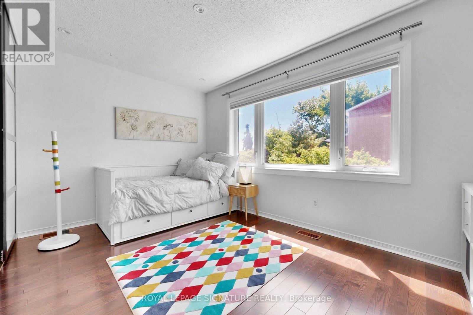 75 DONCASTER AVENUE - 16