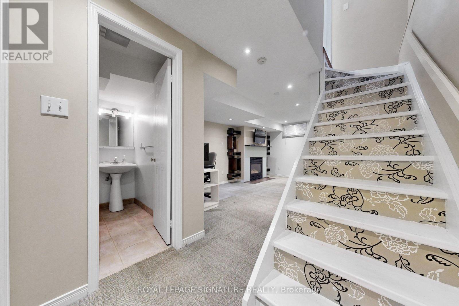 75 DONCASTER AVENUE - 33