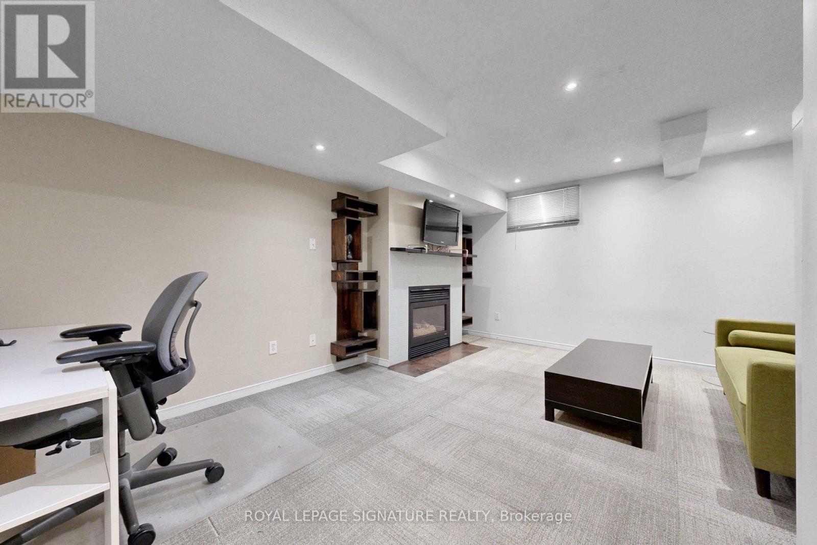 75 DONCASTER AVENUE - 34
