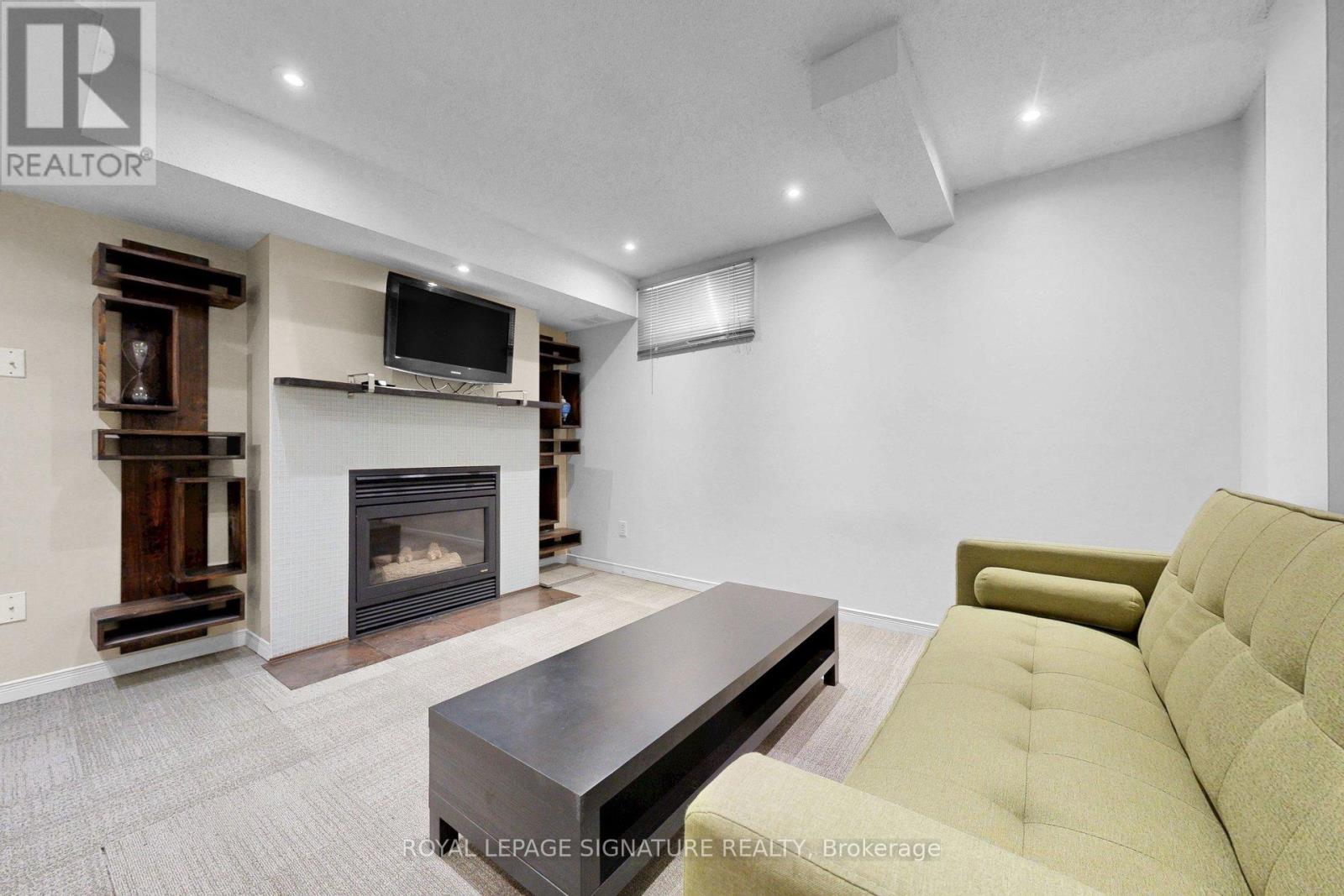 75 DONCASTER AVENUE - 37