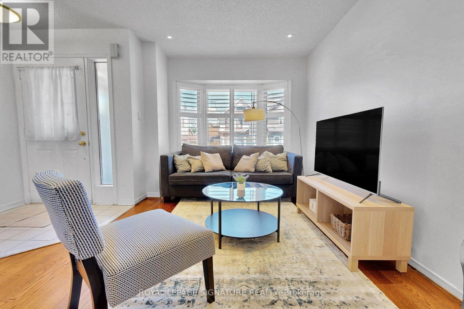 75 DONCASTER AVENUE - 4