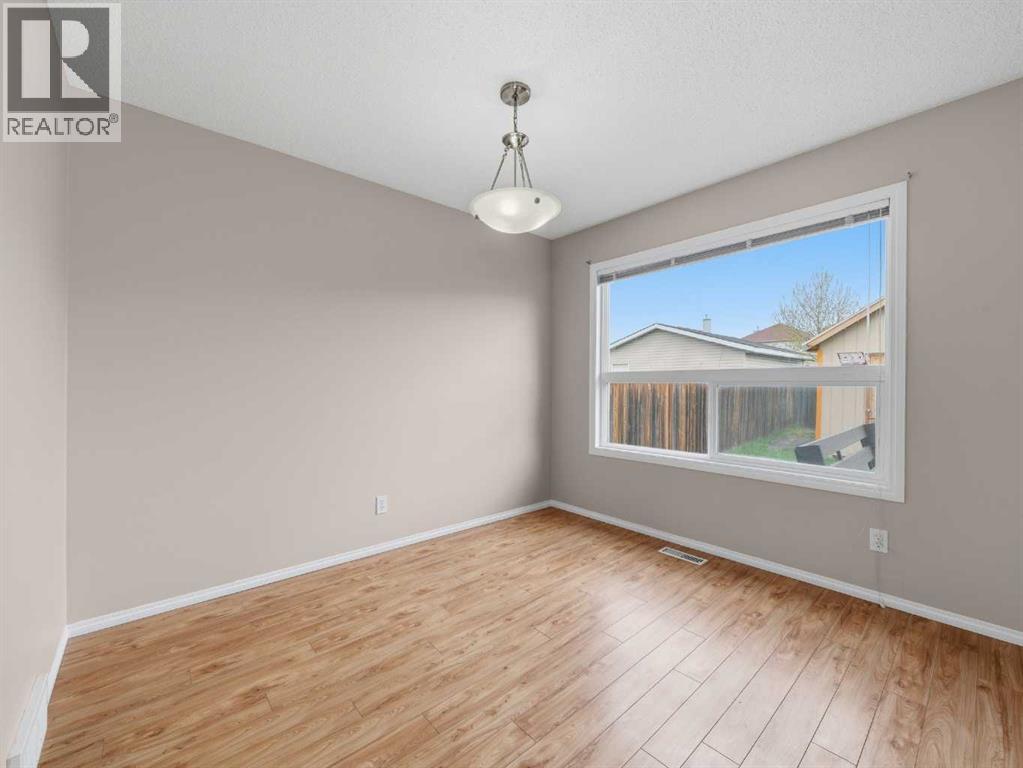 128 Taradale Drive NE - 10