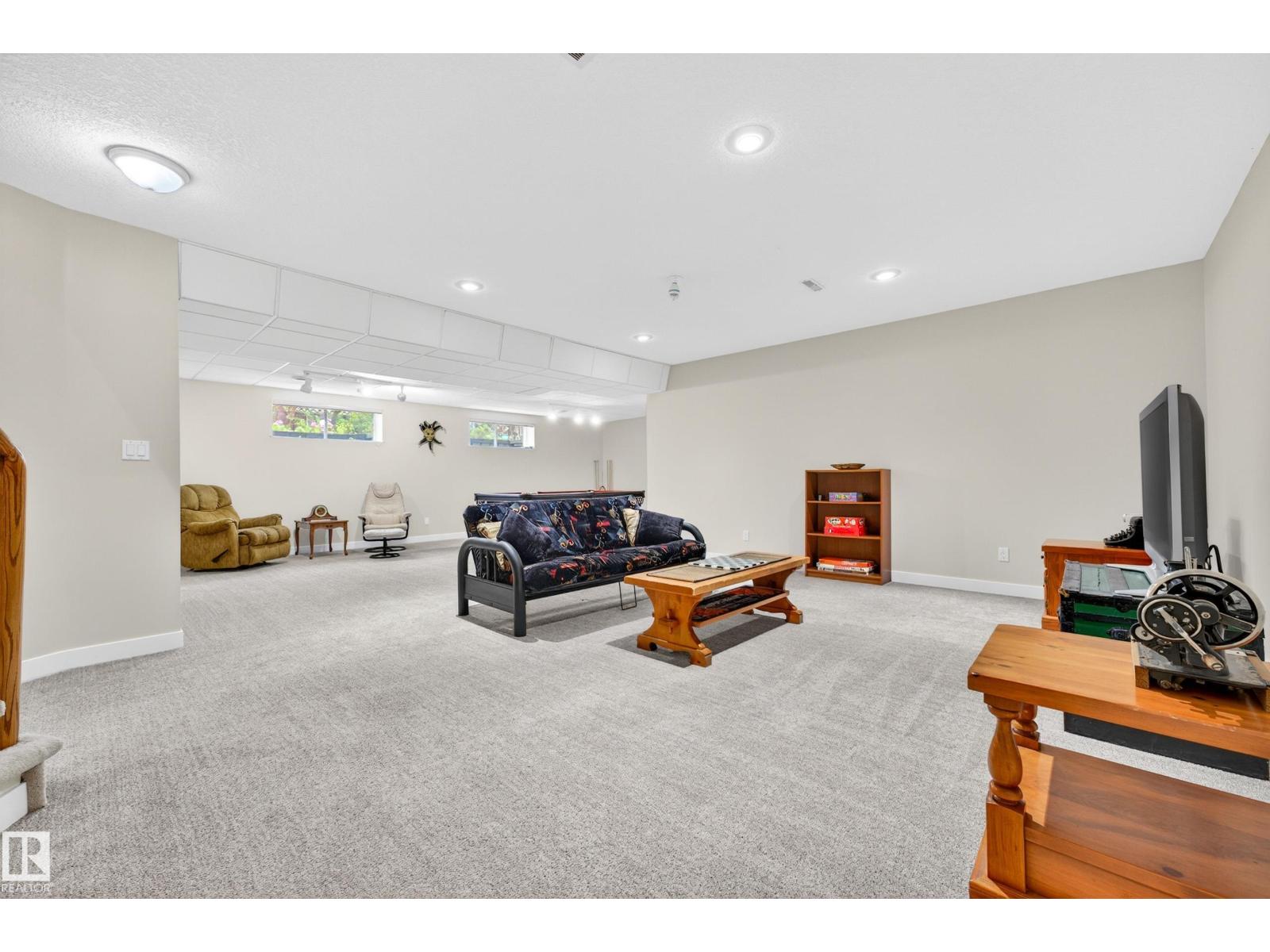 433 ESTATE DR - 42