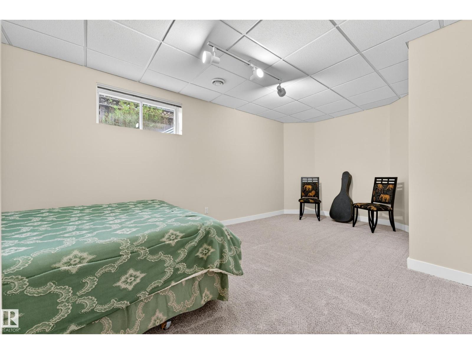 433 ESTATE DR - 46