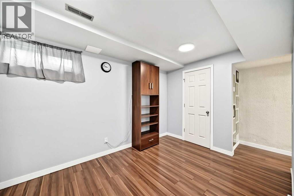 #23 6915 Ranchview Drive NW - 32