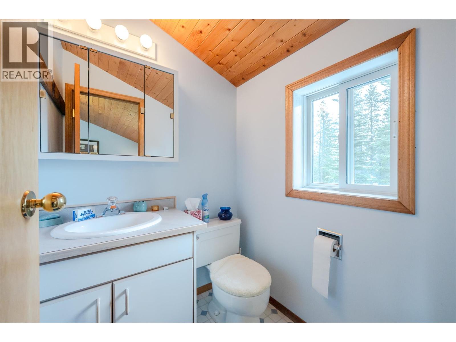 270 Cougar Road, Oliver