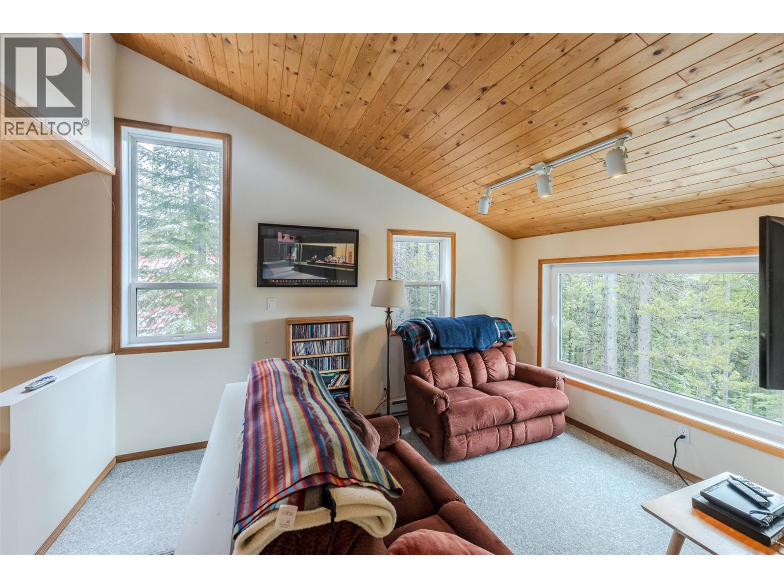 270 Cougar Road, Oliver