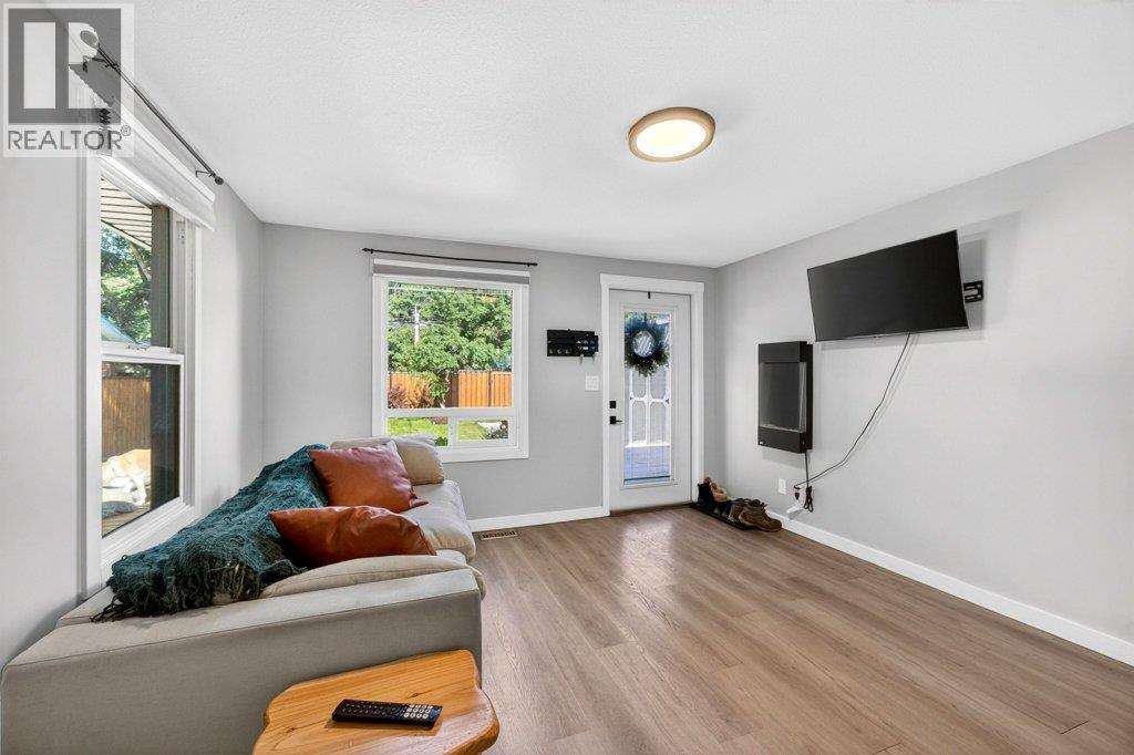 7041 50 Street NE - 6