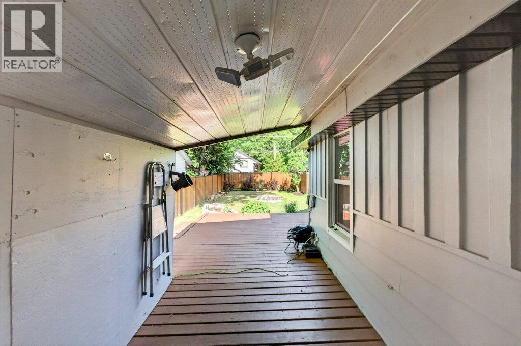 7041 50 Street NE - 35