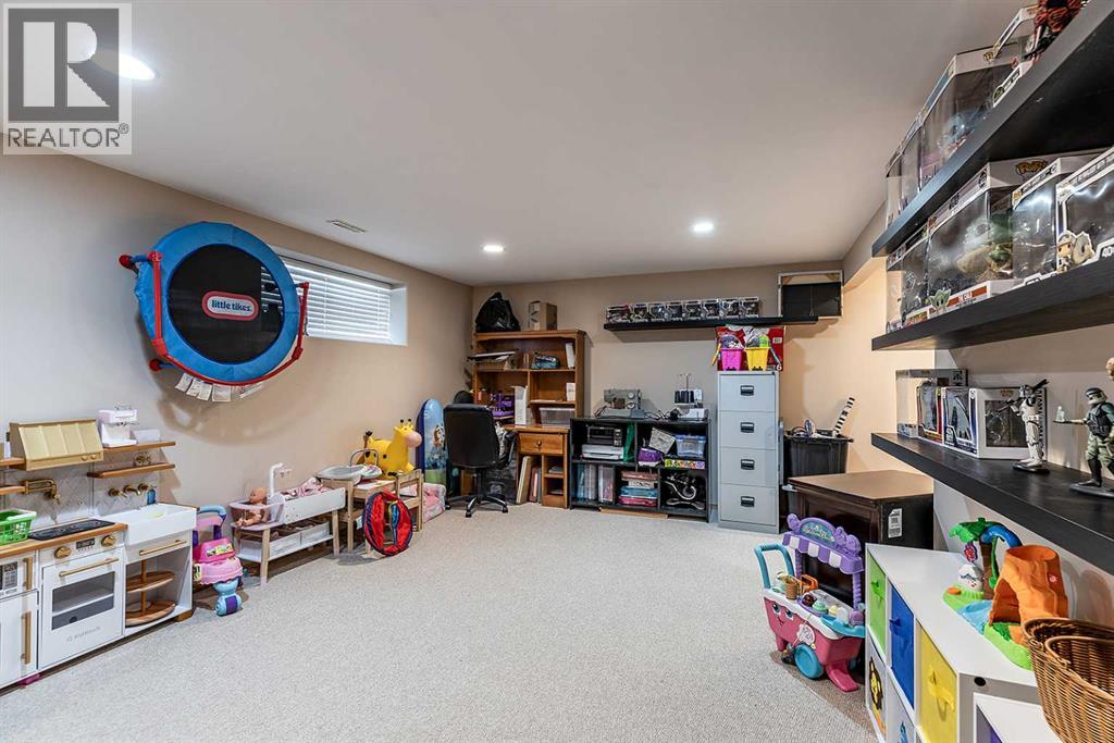 #1 115 3 Street NE - 32