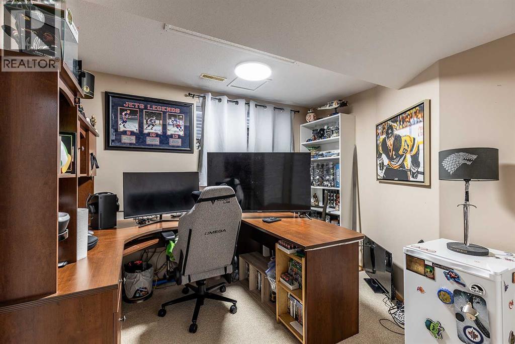#1 115 3 Street NE - 34