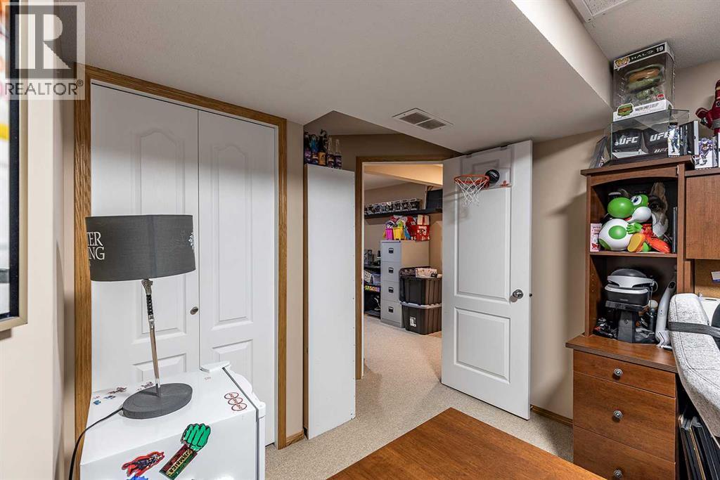 #1 115 3 Street NE - 35