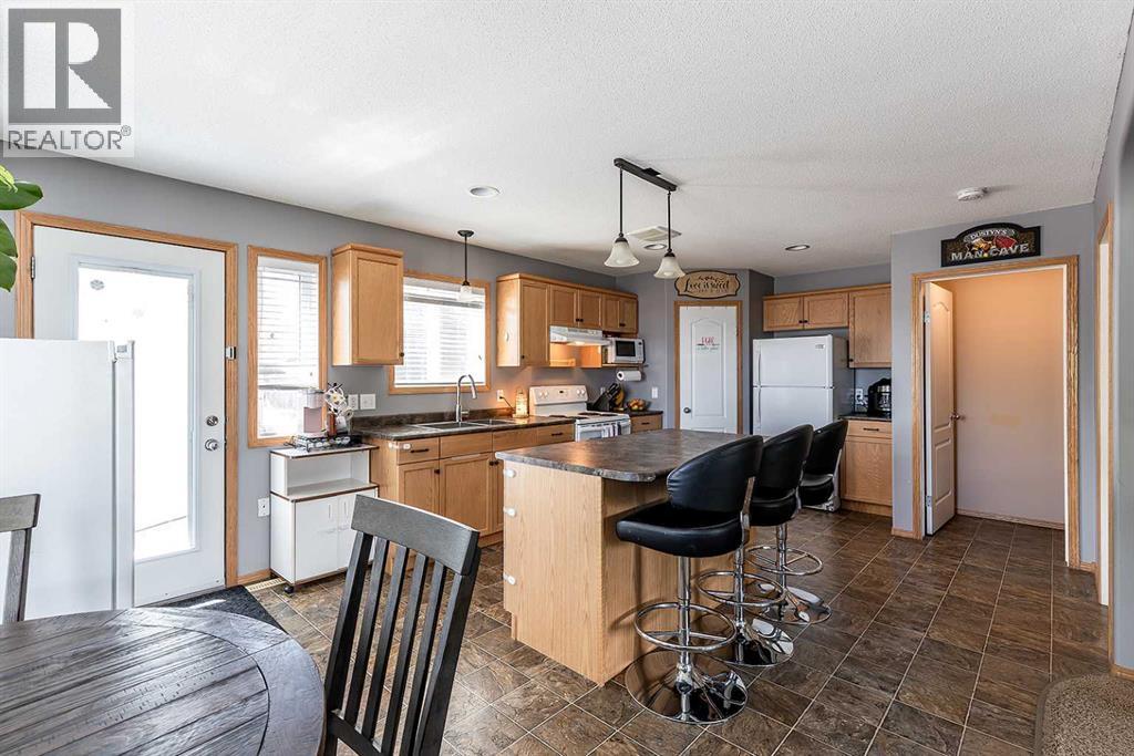 #1 115 3 Street NE - 9