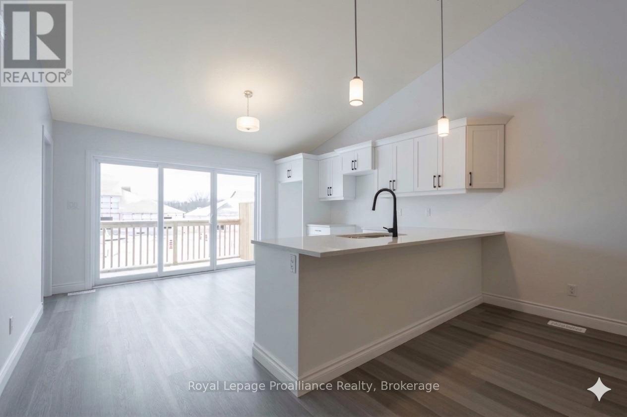 119 FARRINGTON CRESCENT - 7
