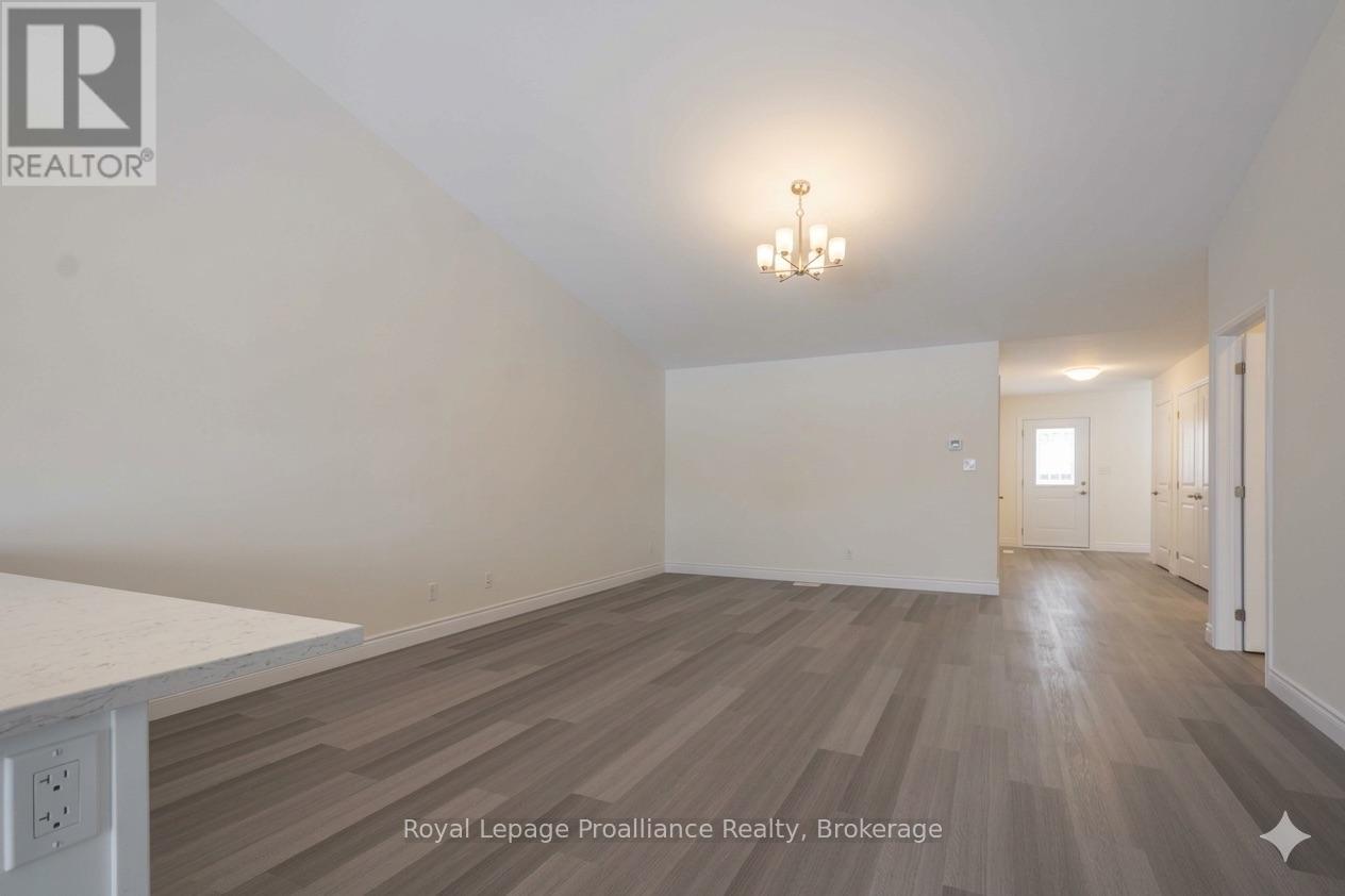 119 FARRINGTON CRESCENT - 6