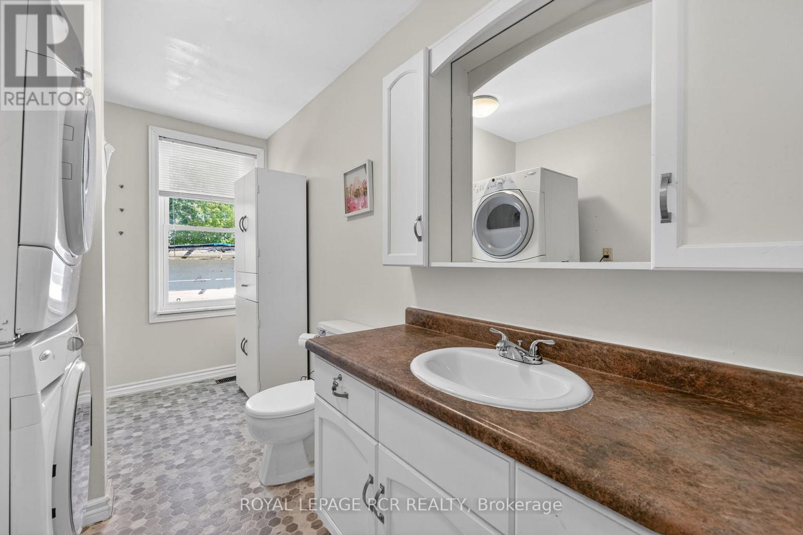 170 YOUNG STREET - 22
