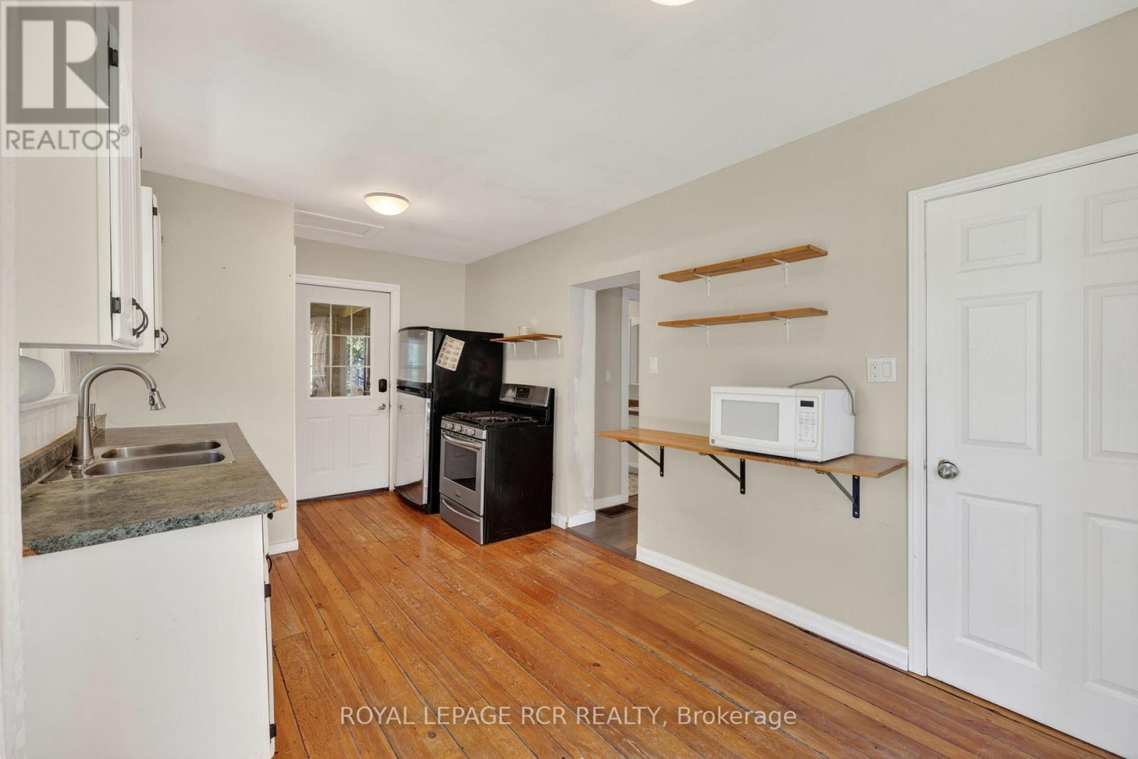 170 YOUNG STREET - 12