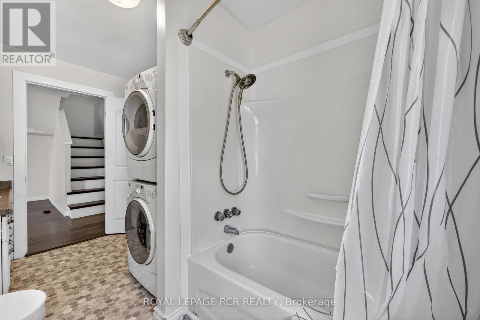 170 YOUNG STREET - 23