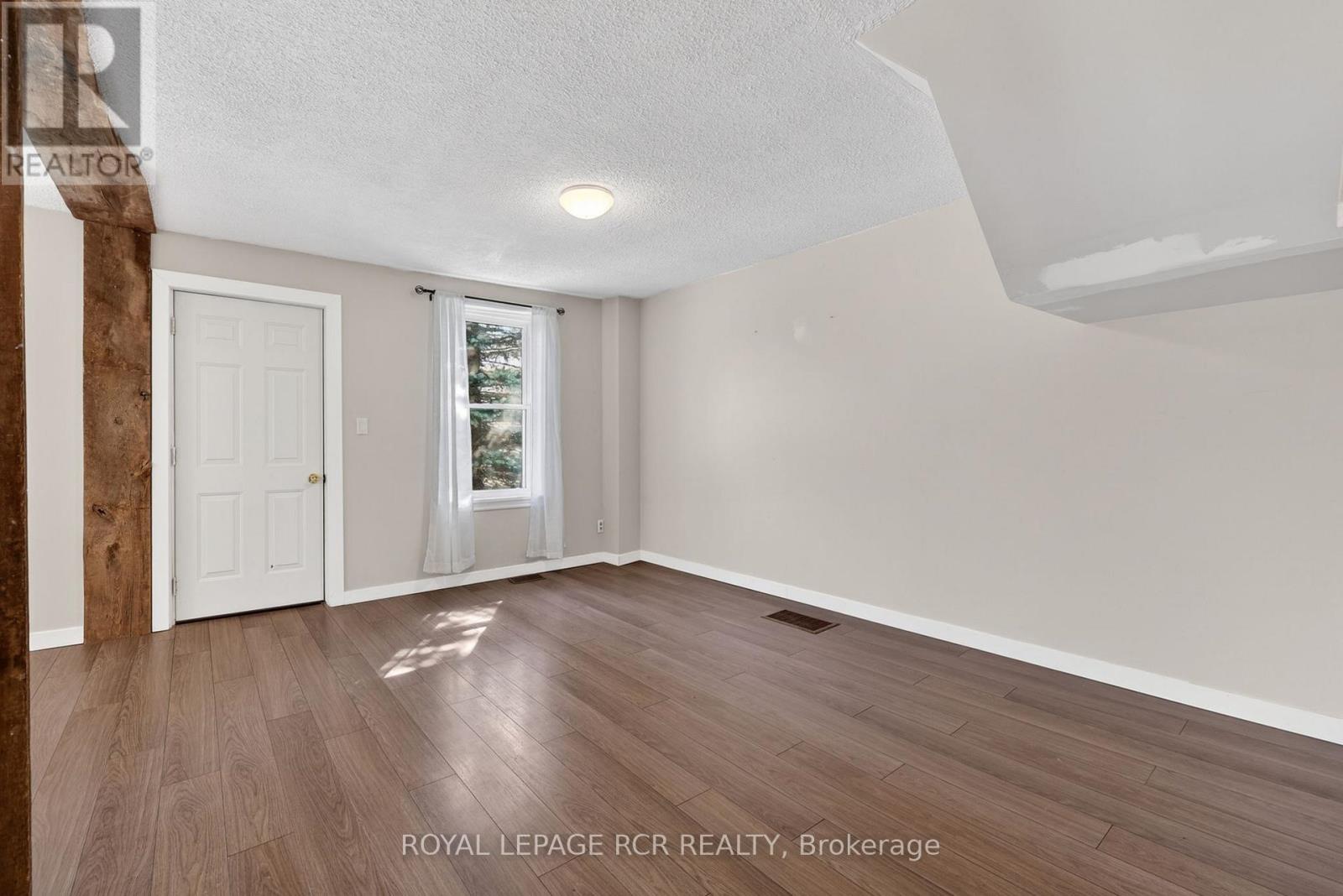 170 YOUNG STREET - 20