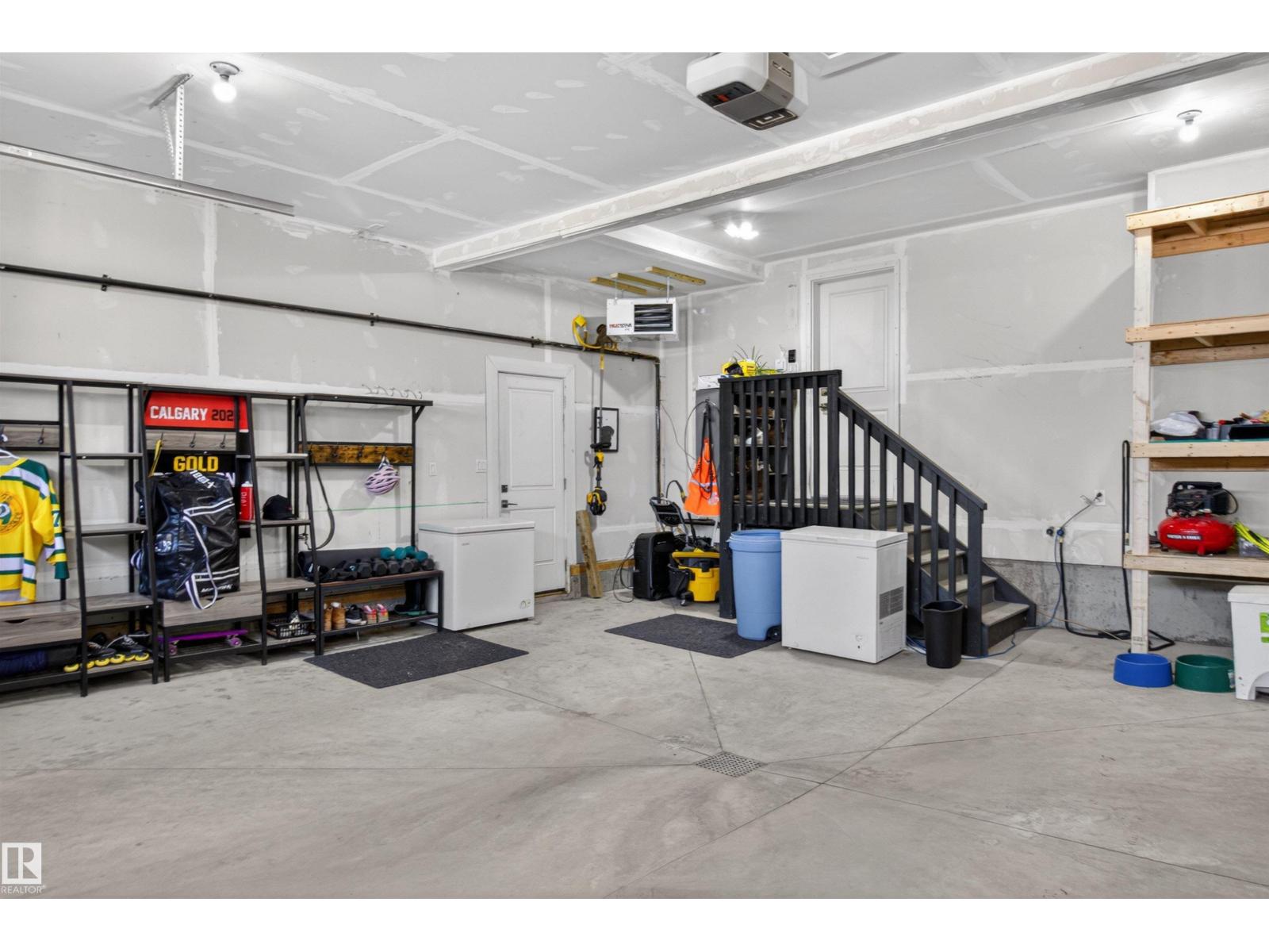 457 MEADOWVIEW DR - 42