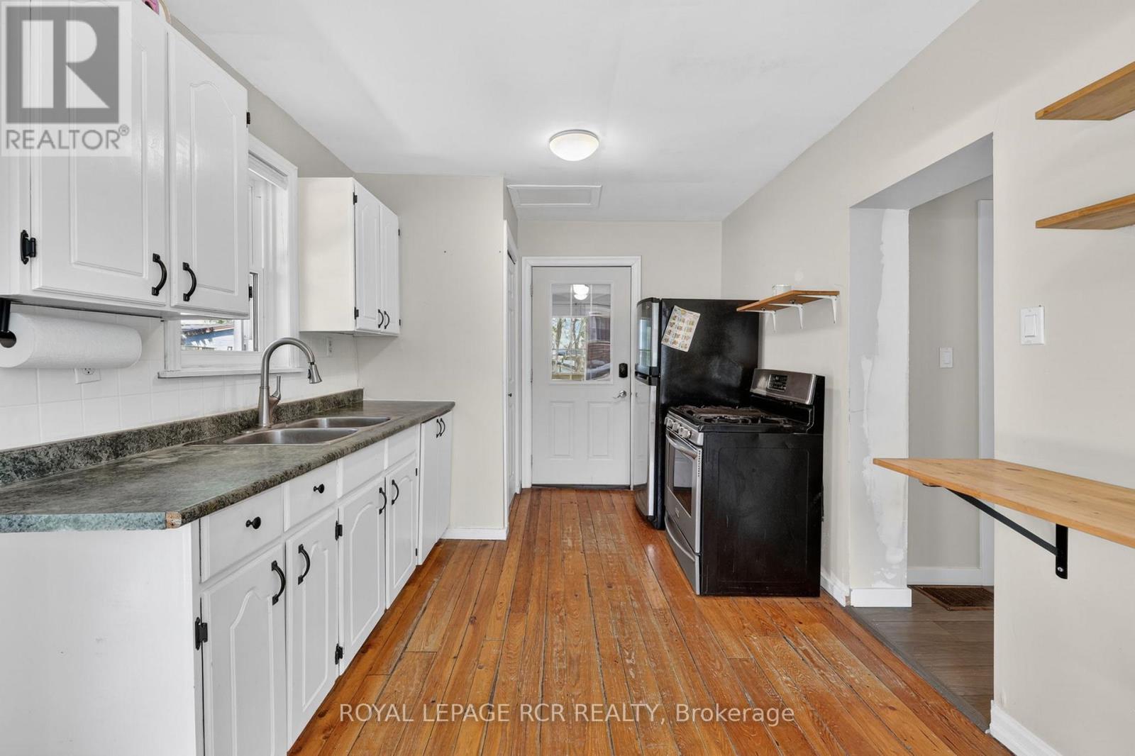 170 YOUNG STREET - 13