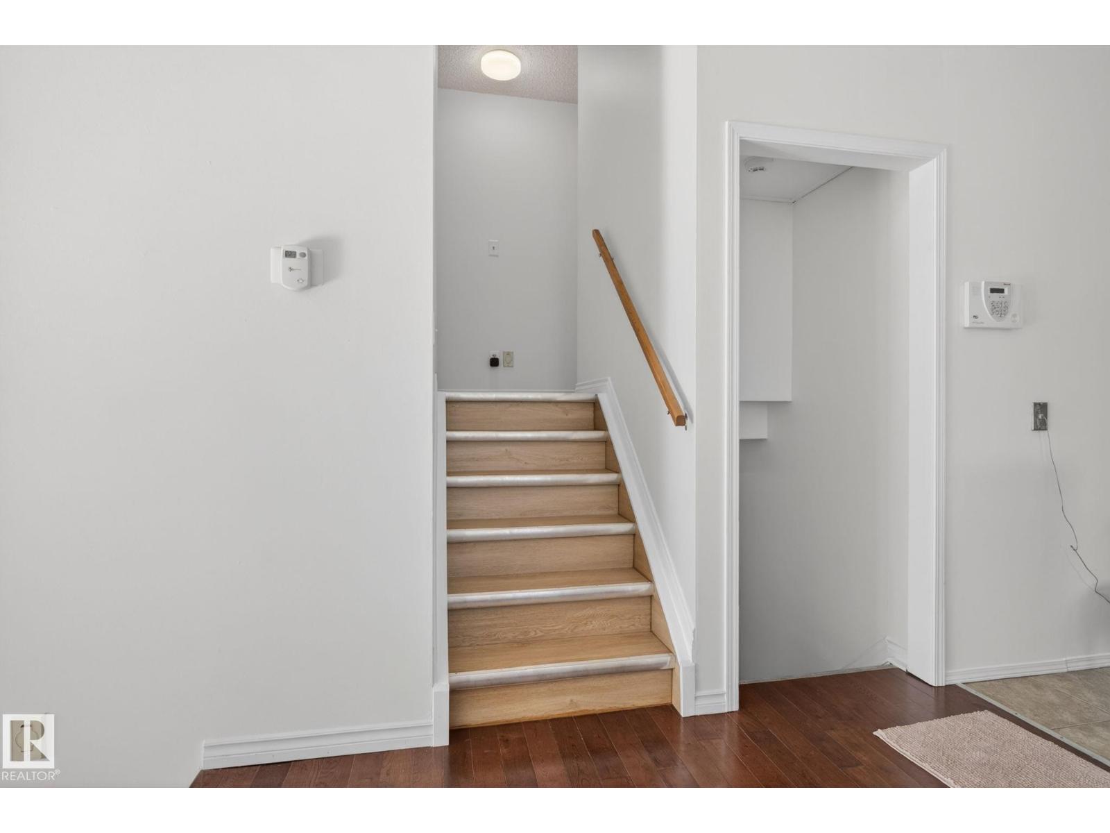 8403 190 ST NW - 23