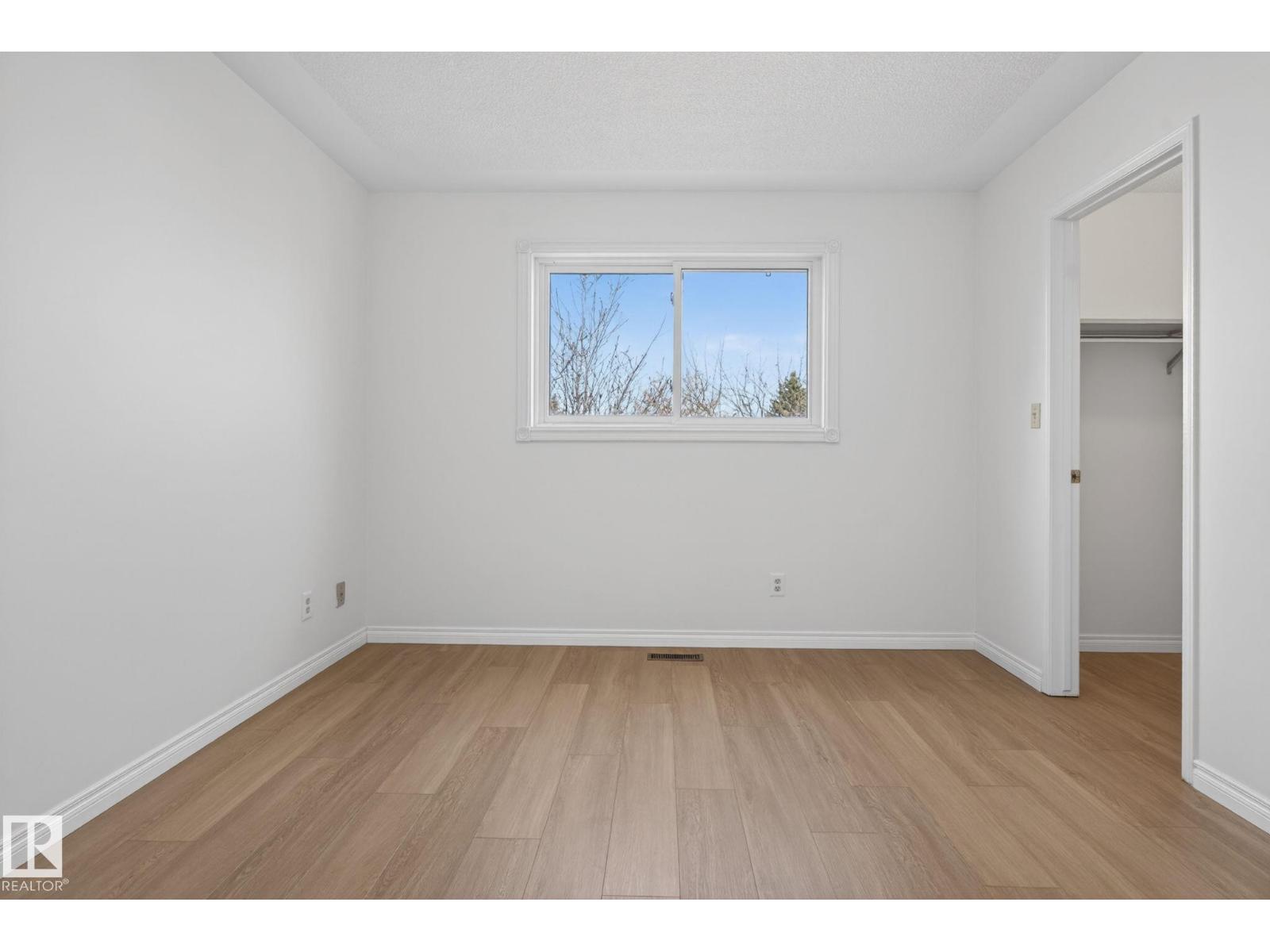 8403 190 ST NW - 27