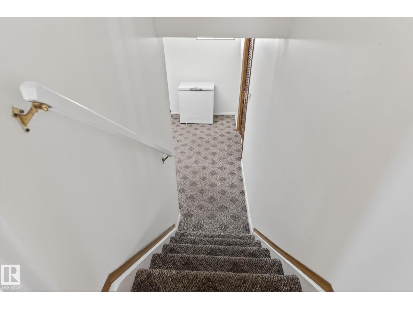8403 190 ST NW - 54