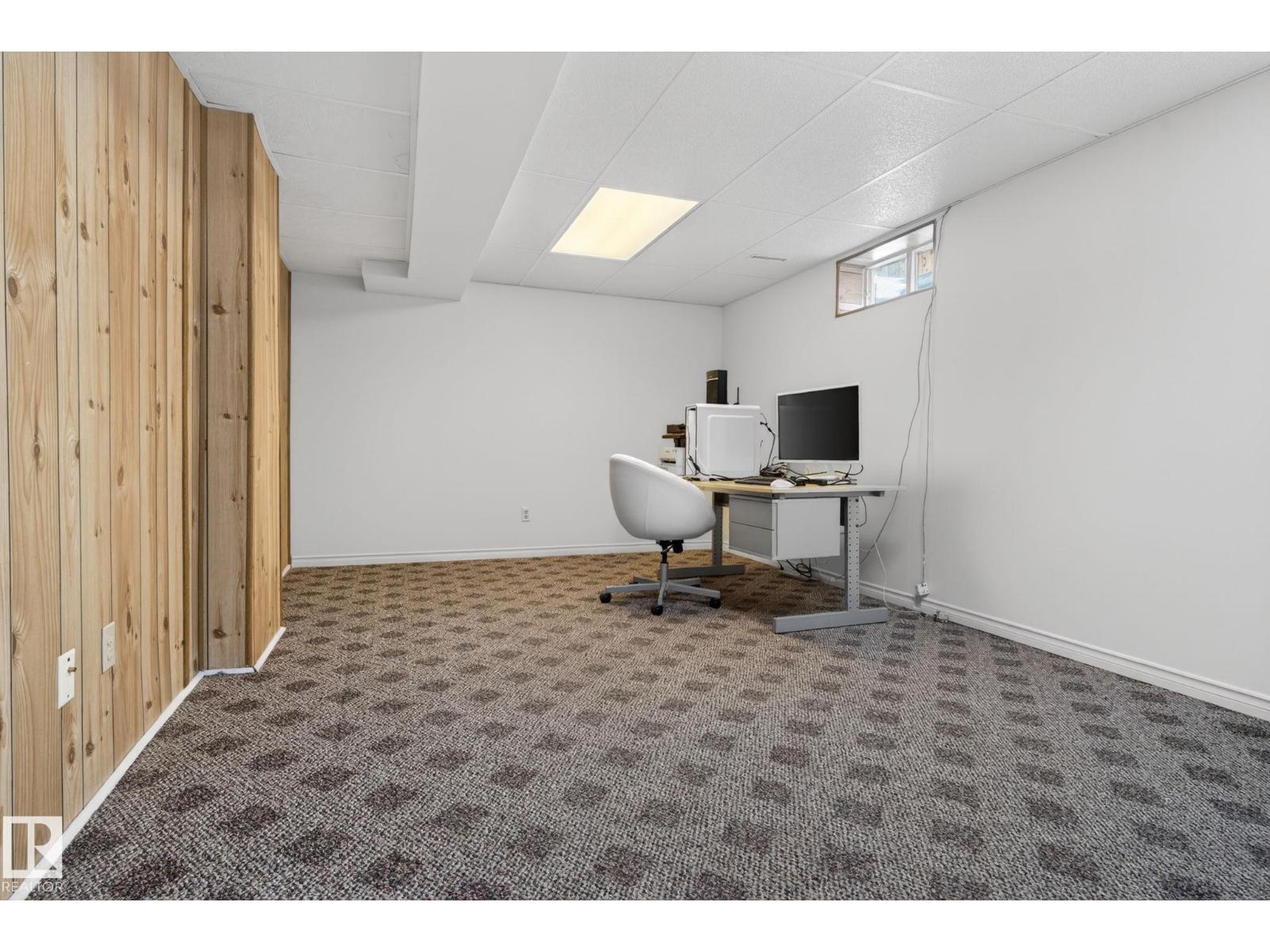 8403 190 ST NW - 55