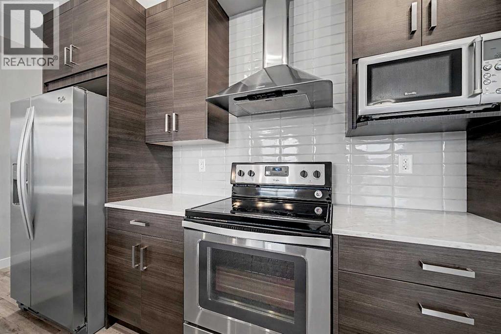 #304 10 WALGROVE Walk SE - 14