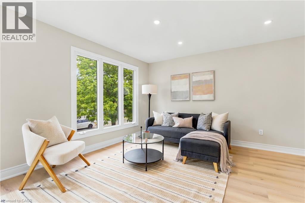 1553 NEWLANDS Crescent - 13